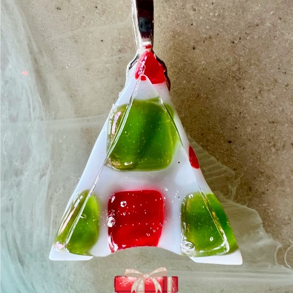 Bonnie’s Bling One Of A Kind Fused Glass Jewelry and Accessories to Wear. - Picture 9 of 14